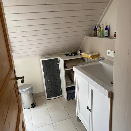 Neu! - 2 Schlafzimmer - Kueche & Wohnzimmer - Wlan & Kostenloser Parkplatz