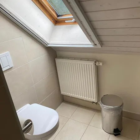 Daire Neu! - 2 Schlafzimmer - Kueche & Wohnzimmer - Wlan & Kostenloser Parkplatz Salgen